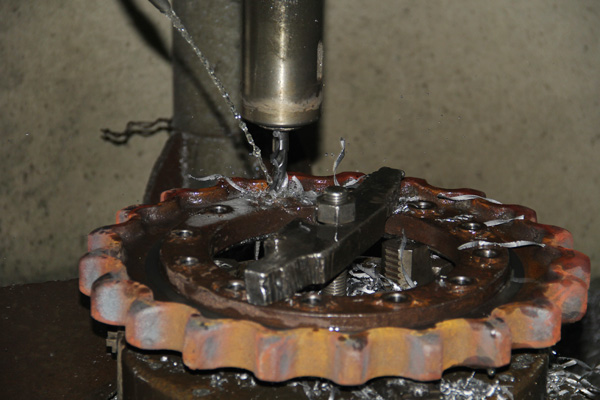 機械設備提高了制造行業的高端技術支重輪等配件產品的開發